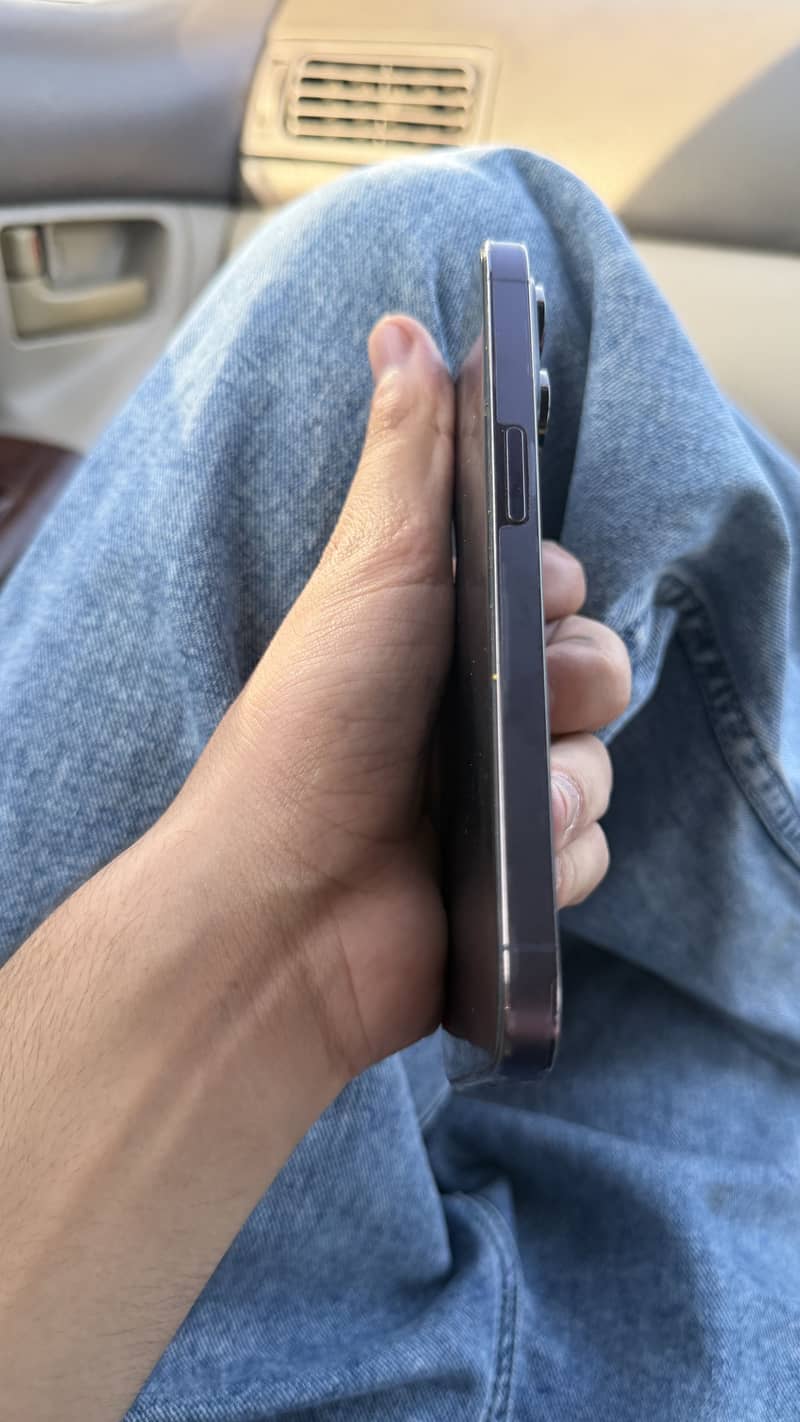 Apple iPhone 14 Pro 2