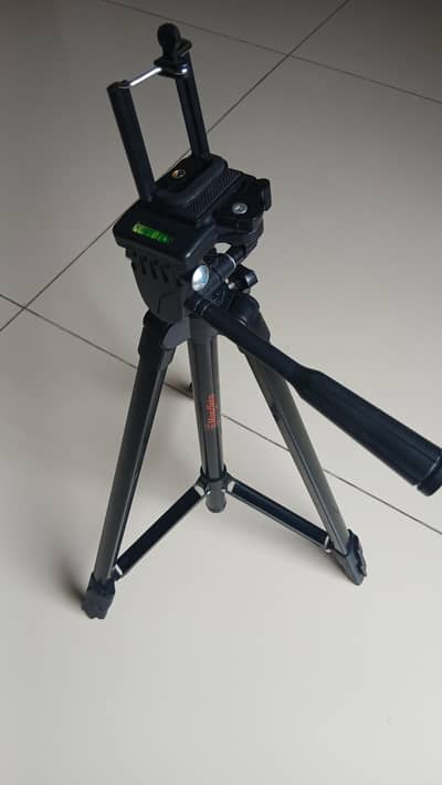 Monfrotto 440D Tripod  for Videos shooting  (Phone number) 03121531580