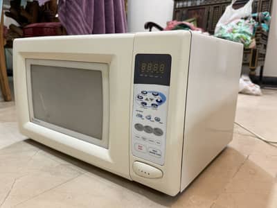 Dawlance Microwave very immaculate condition