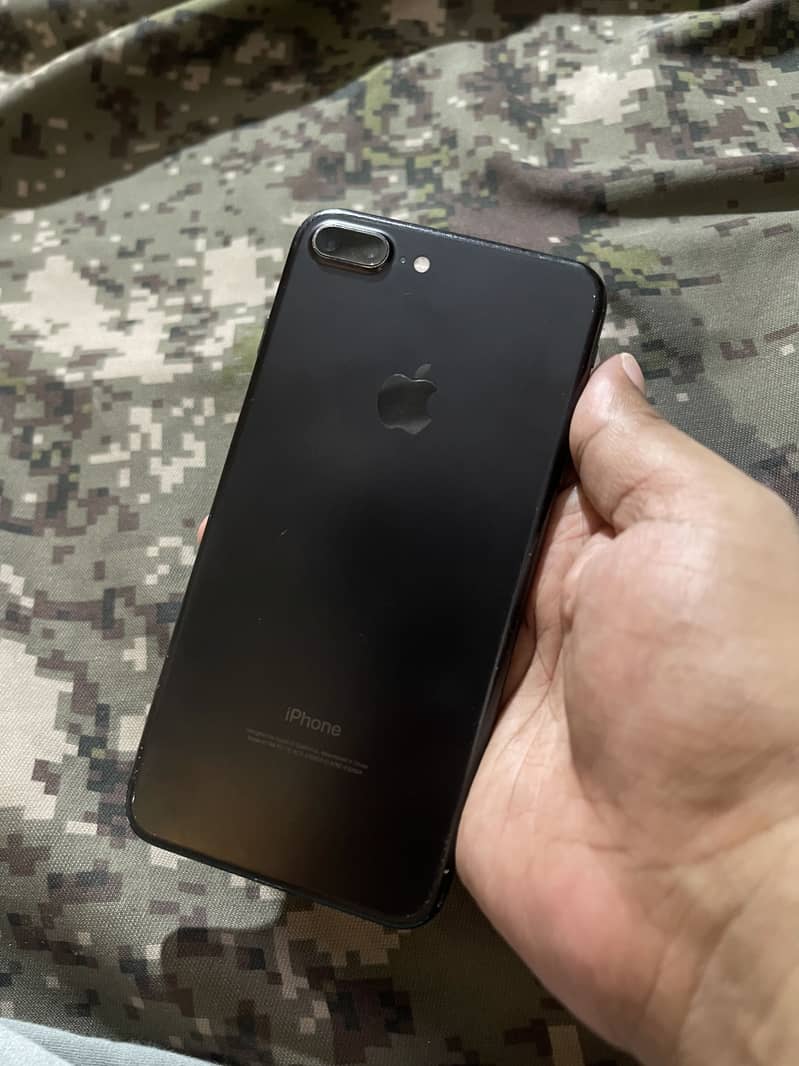 Apple iPhone 7 Plus 0