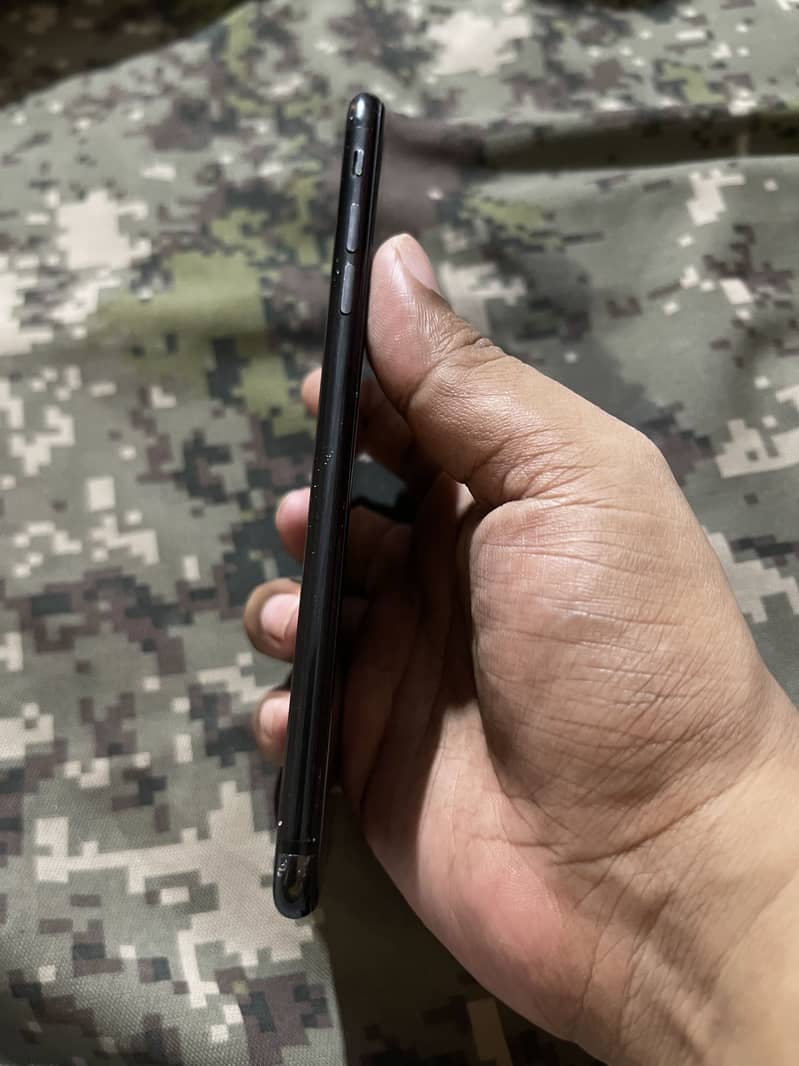 Apple iPhone 7 Plus 3