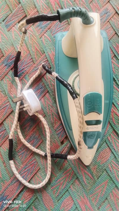 iron Black& Decker. 1750W