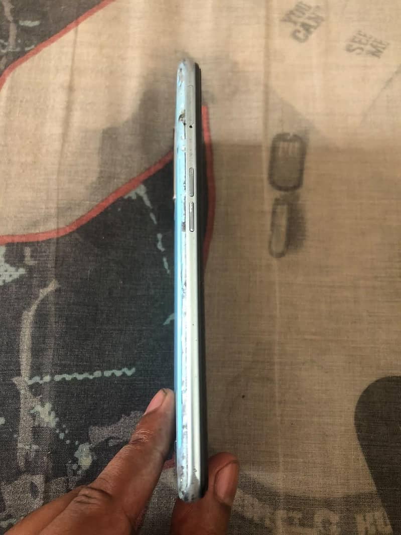 OPPO A76 3