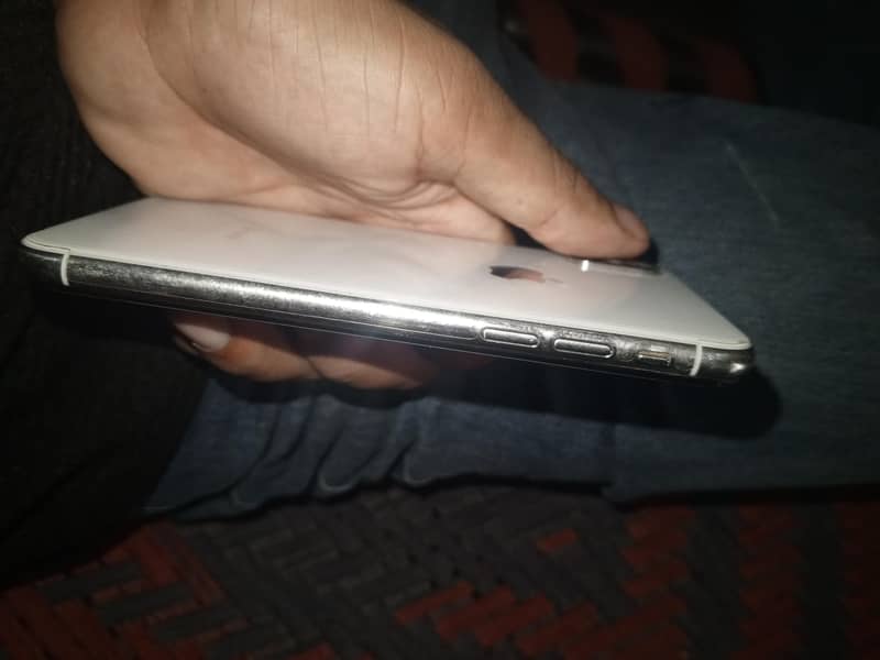 Apple iPhone X 2