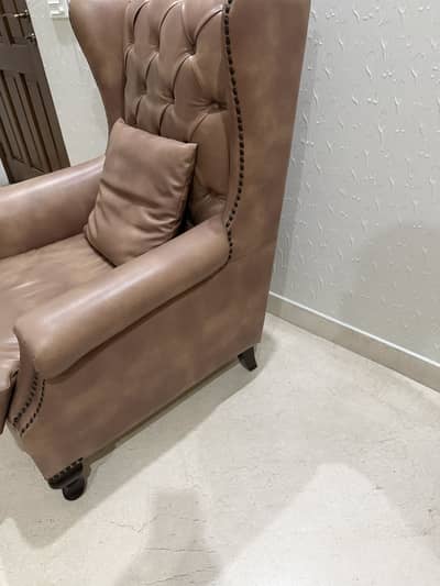 Relaxing chair with foot rest
