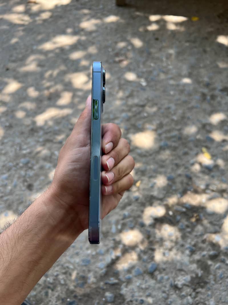 Apple iPhone 13 Pro Max 5