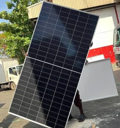 Canadian 580 watt solar plates