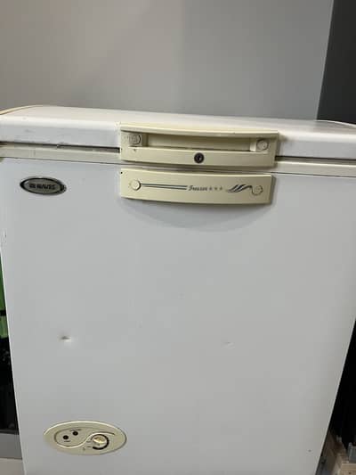 Waves single door deep freezer