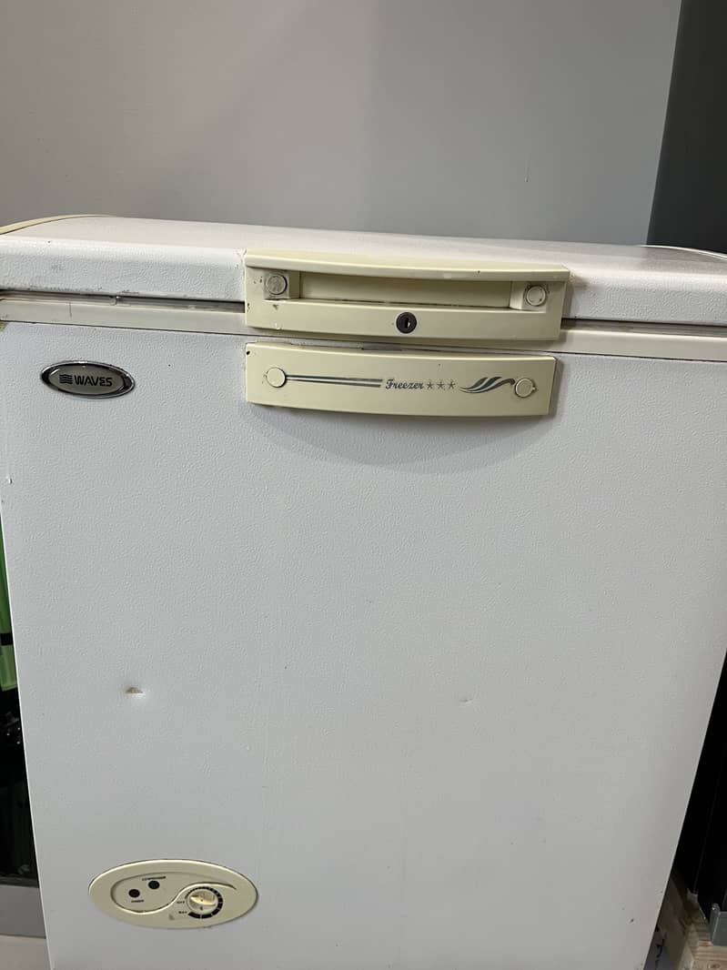Waves single door deep freezer 0