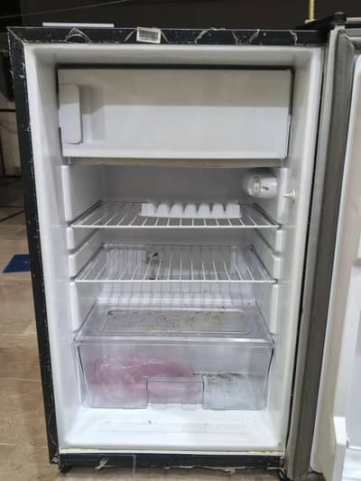 Downlance Room Refrigerator