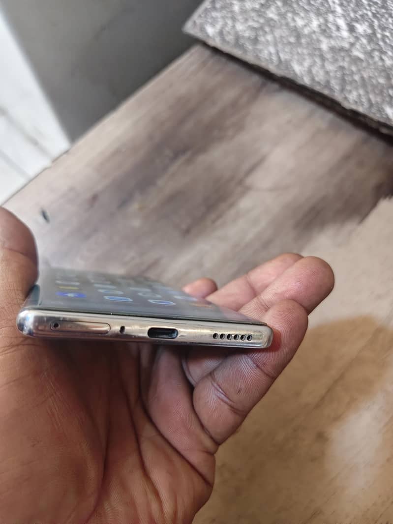 Tecno CAMON 40 Pro 0