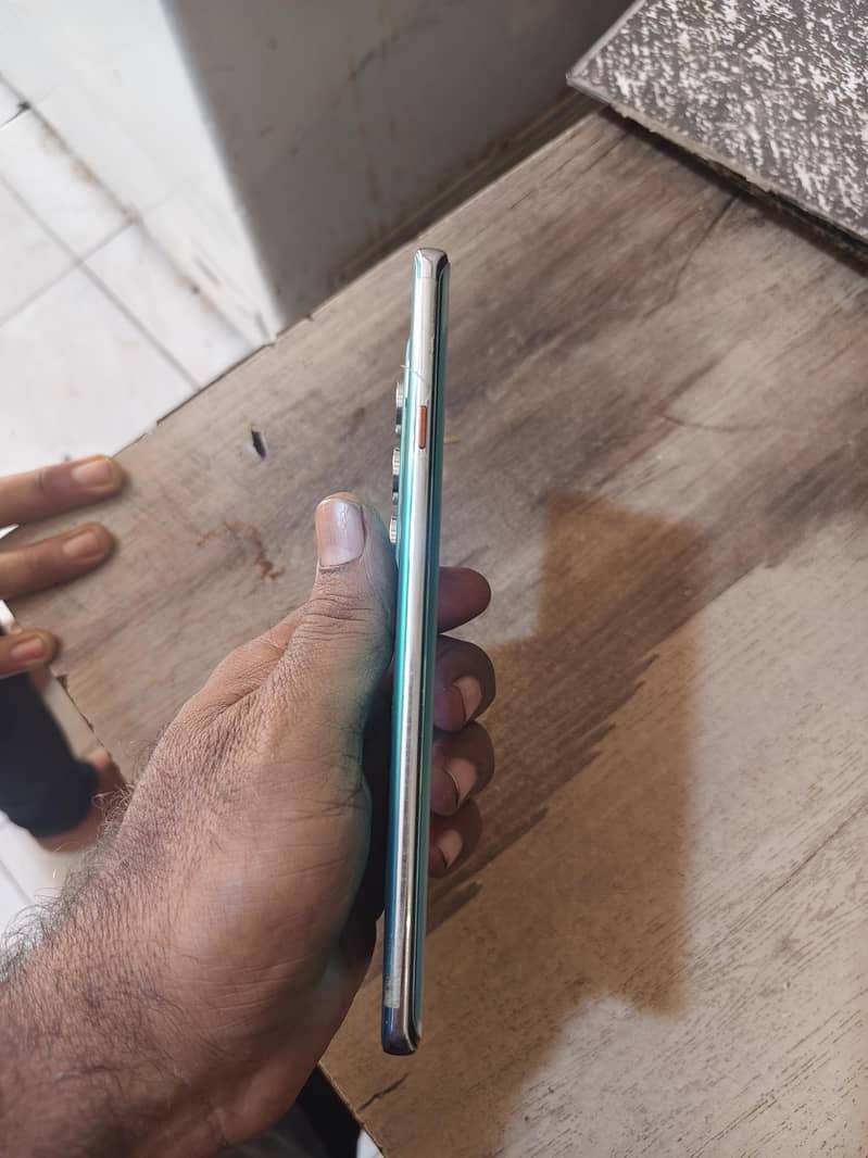 Tecno CAMON 40 Pro 1