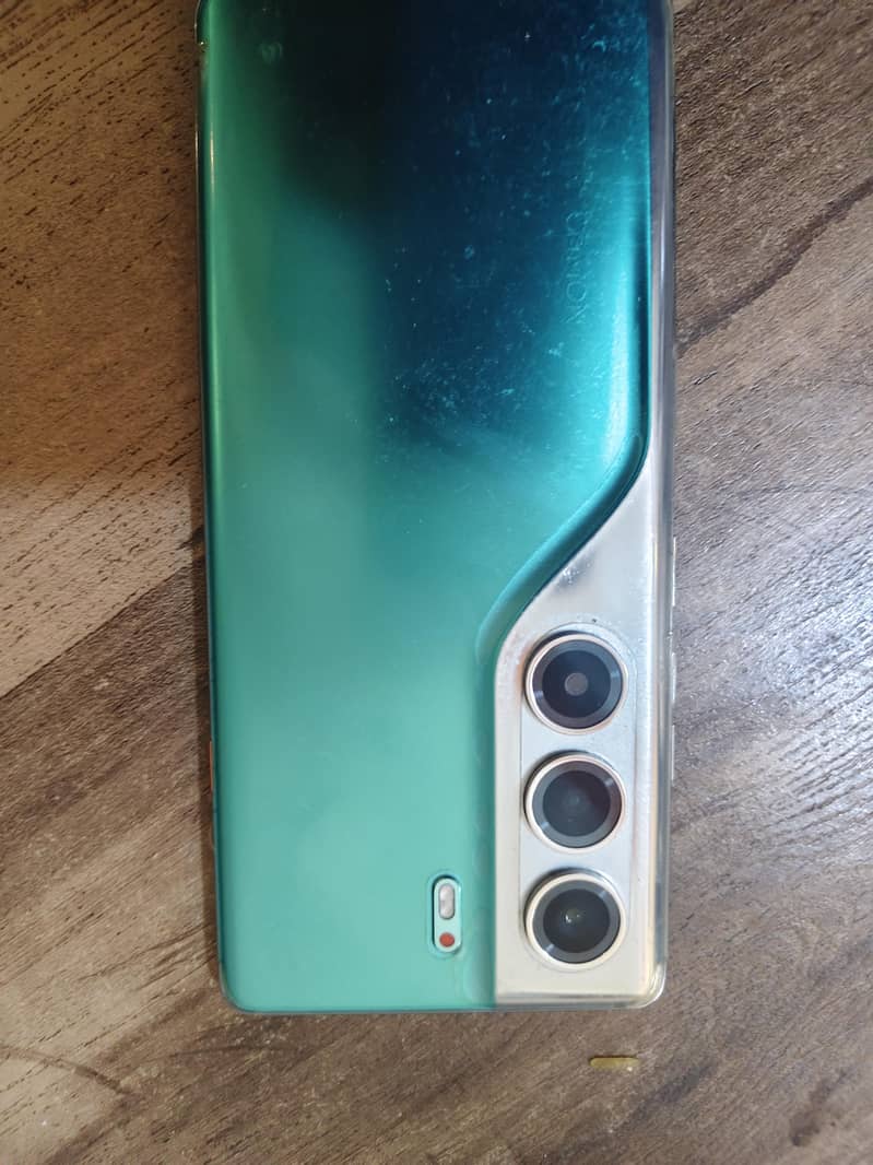 Tecno CAMON 40 Pro 3
