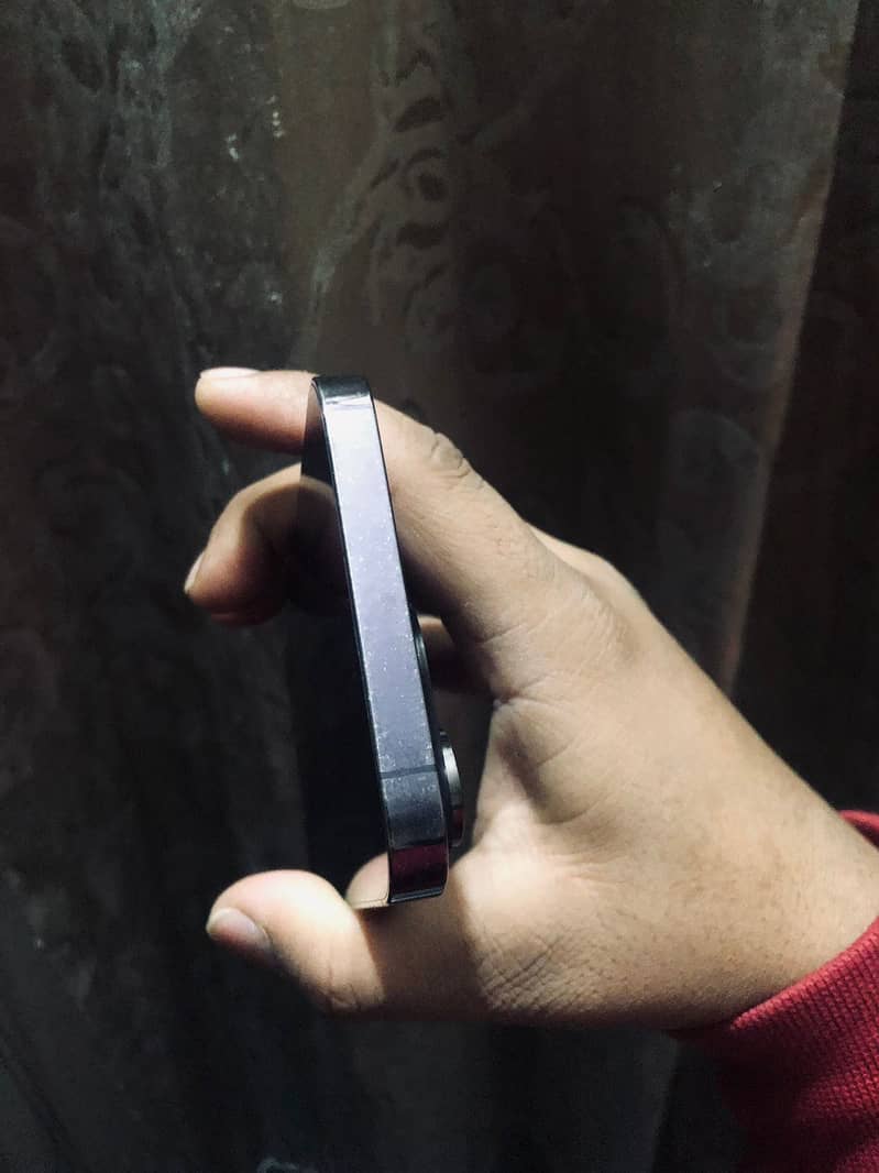 Apple iPhone 14 Pro Max 1