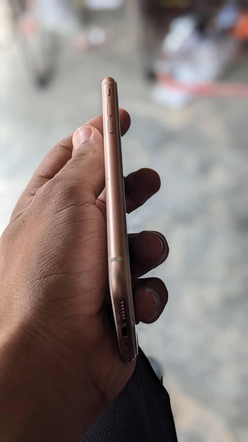 Apple iPhone 8 0