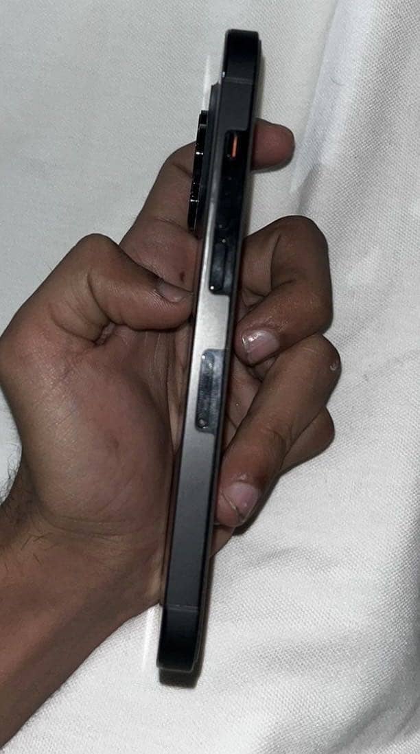 Apple iPhone 14 Pro 2