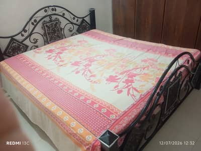 with side tables