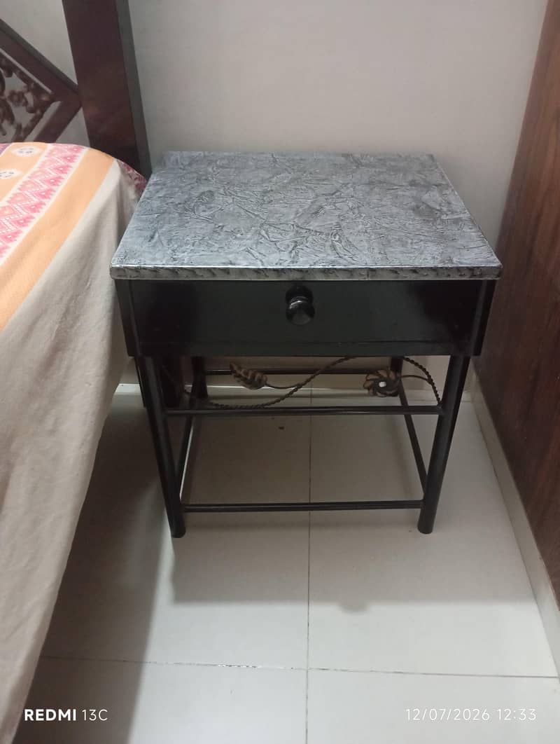 with side tables without mattress 3