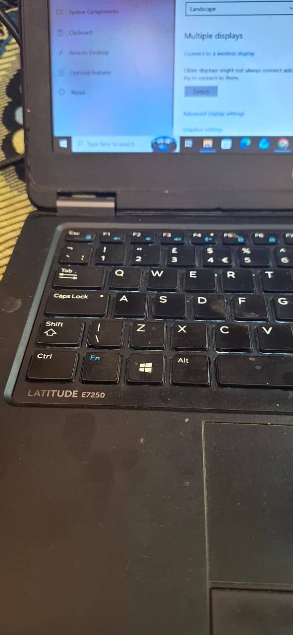 dell laptop latitude E7250 1