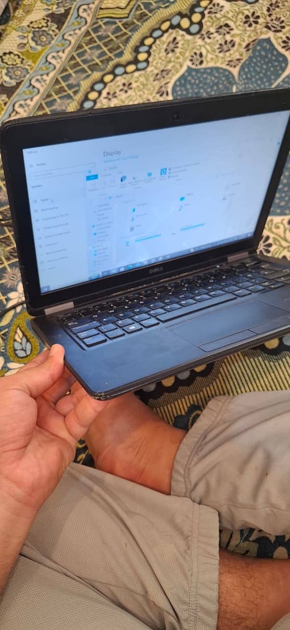 dell laptop latitude E7250 5