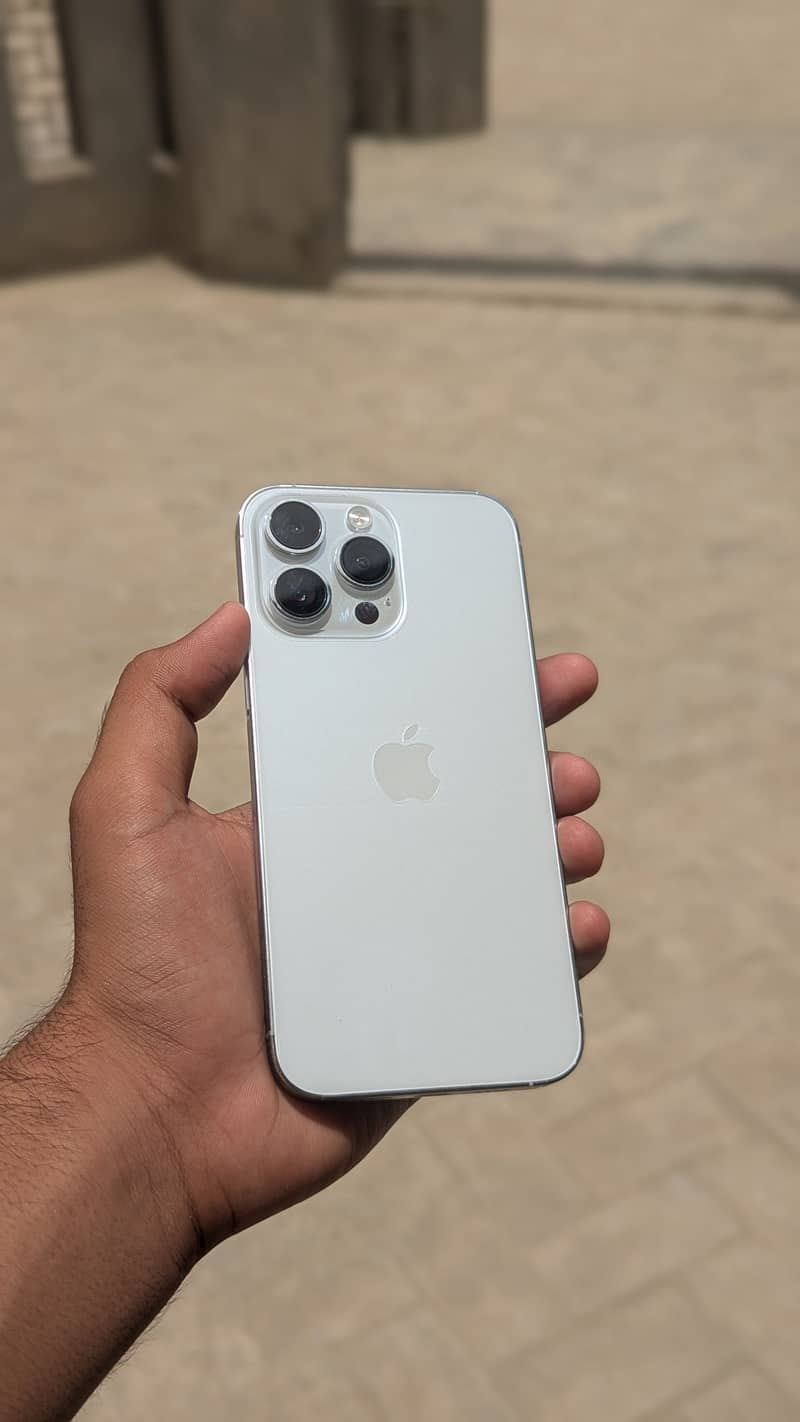 Apple iPhone 14 Pro Max 5