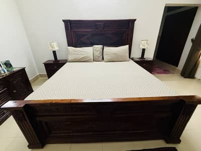 King size Bed