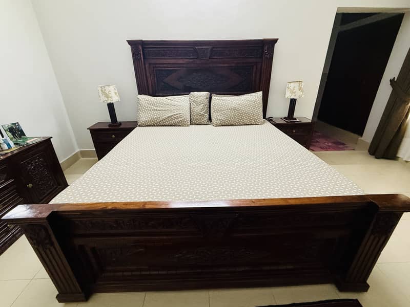 King size Bed 0