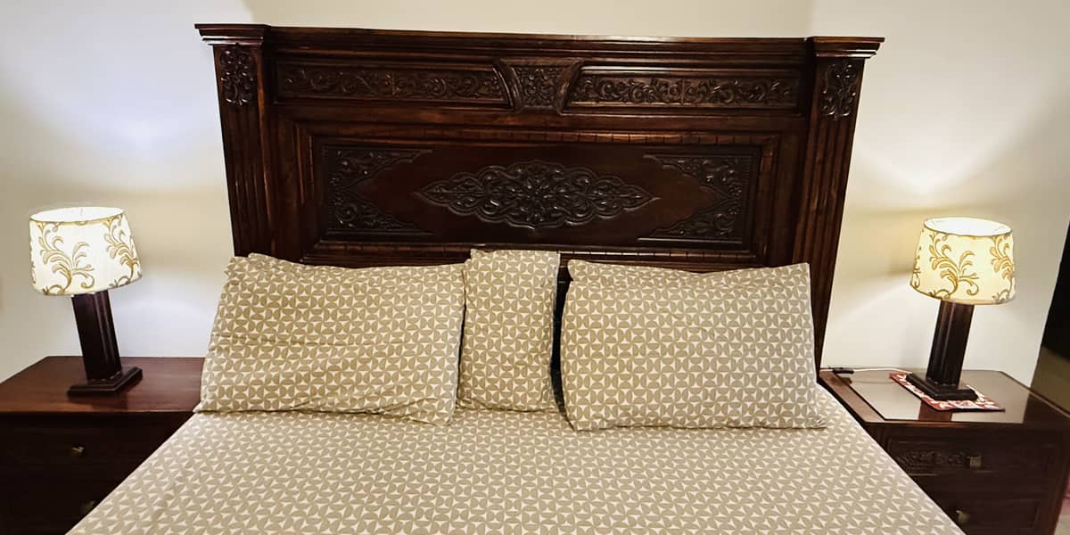 King size Bed 3