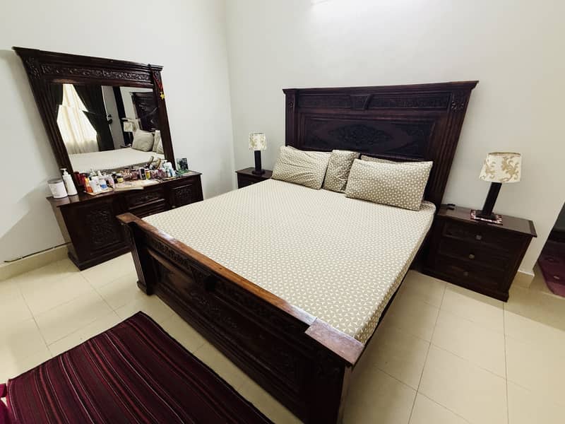 King size Bed 5