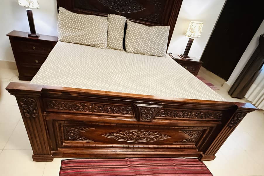 King size Bed 7