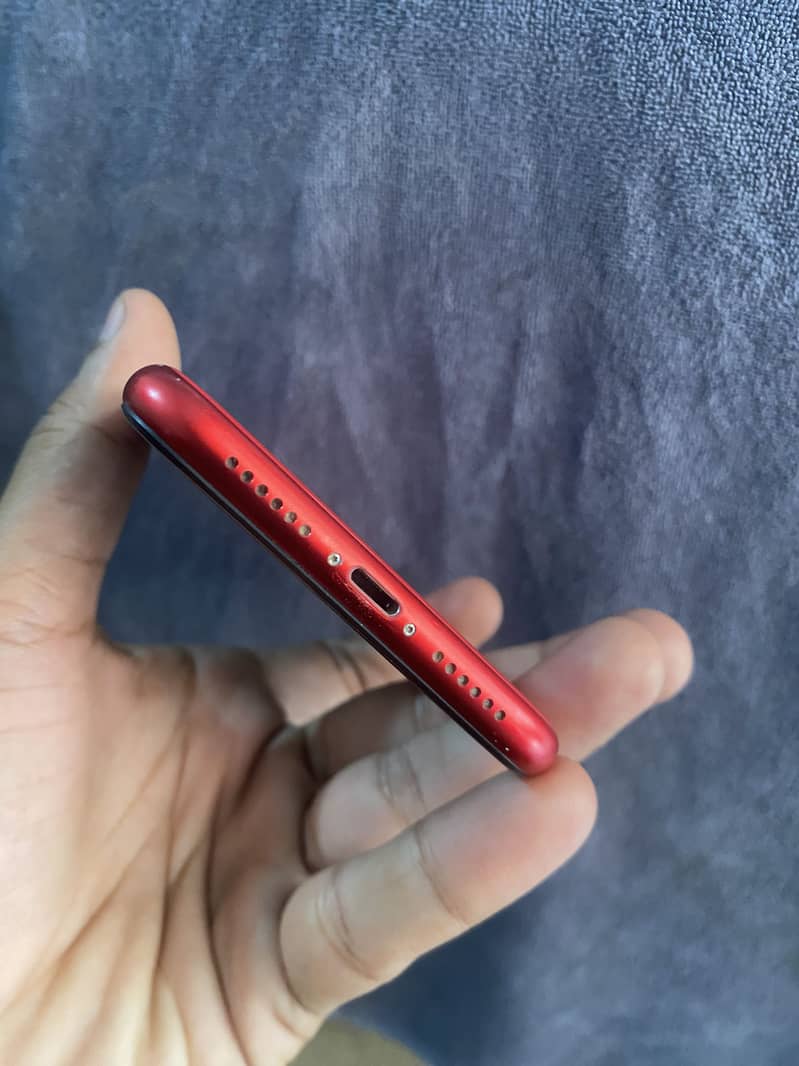 Apple iPhone 11 4