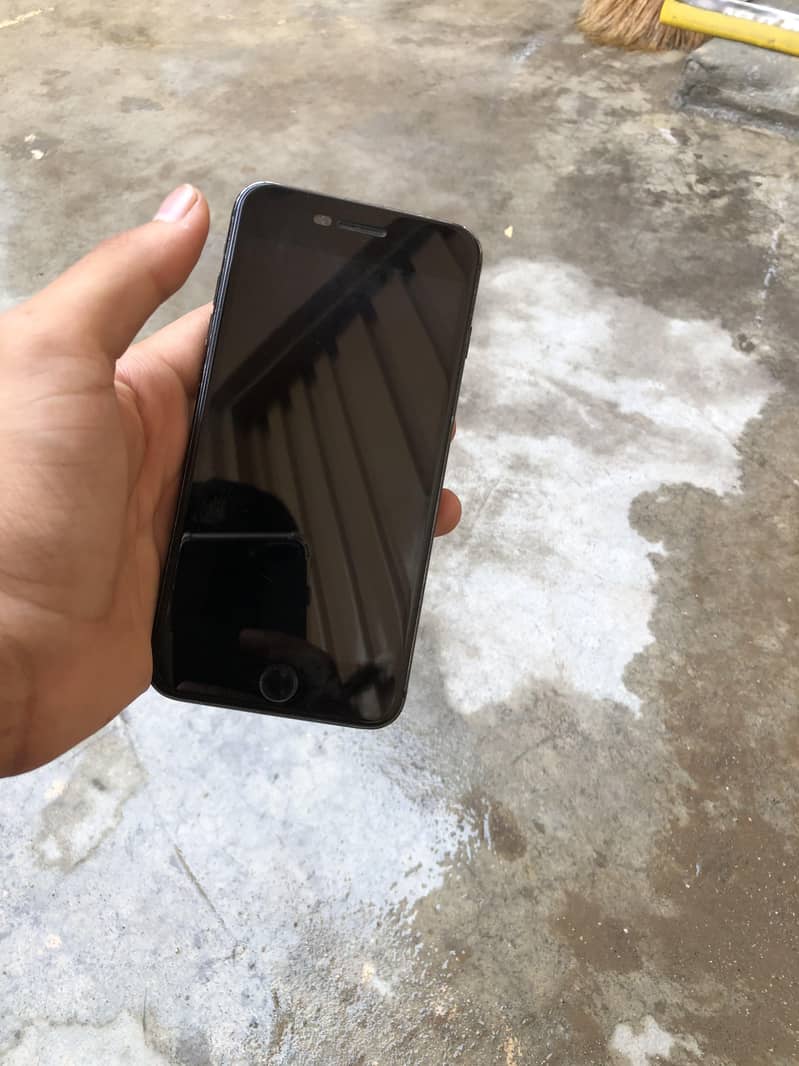 Apple iPhone 7 Plus 0