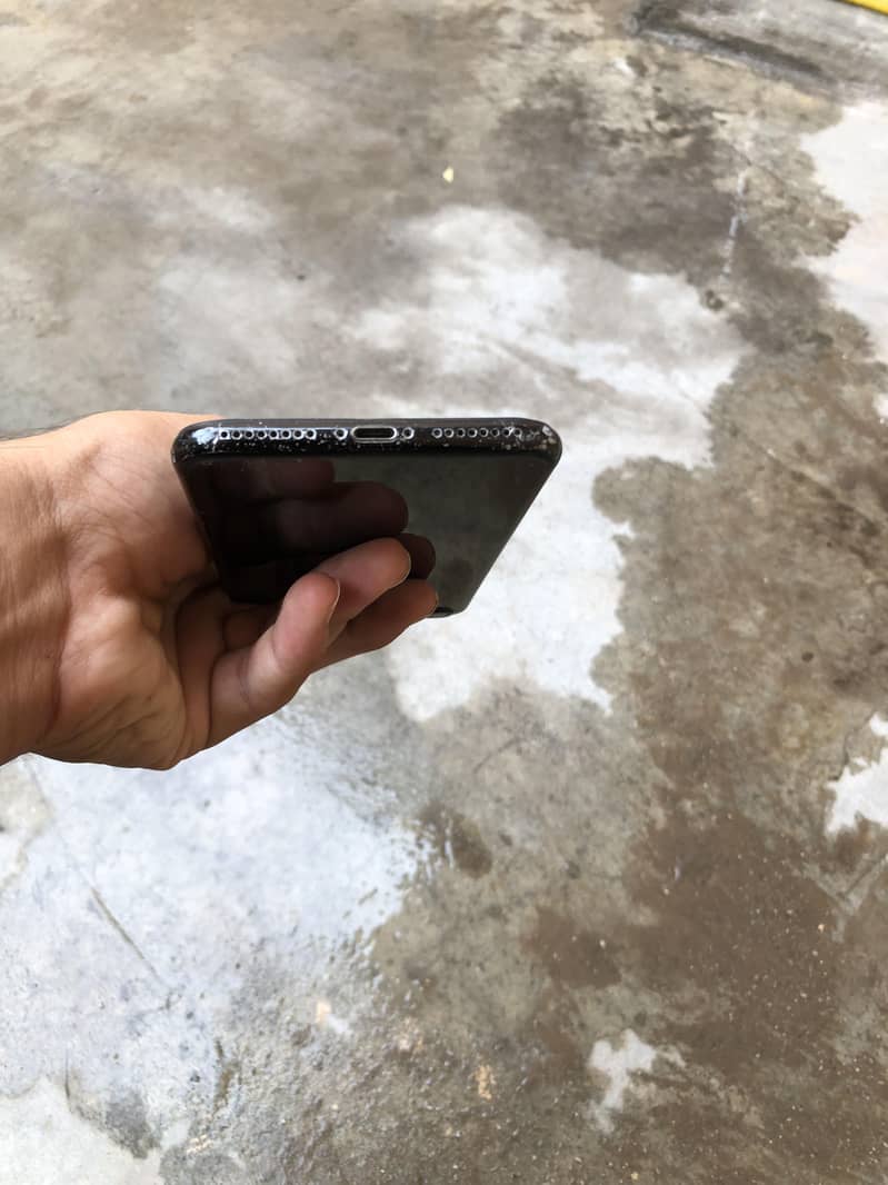 Apple iPhone 7 Plus 1