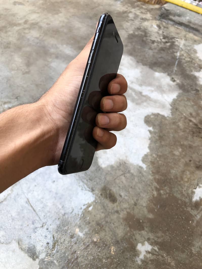 Apple iPhone 7 Plus 4