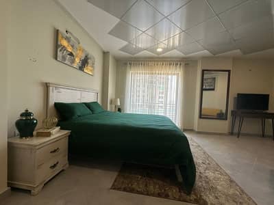540sq ft 1BHK Luxury Flat Available on CASH/ INSTALMENTS. Paragon Towers are available on SALE at minimum prices.