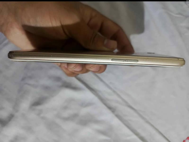 OPPO A37 3