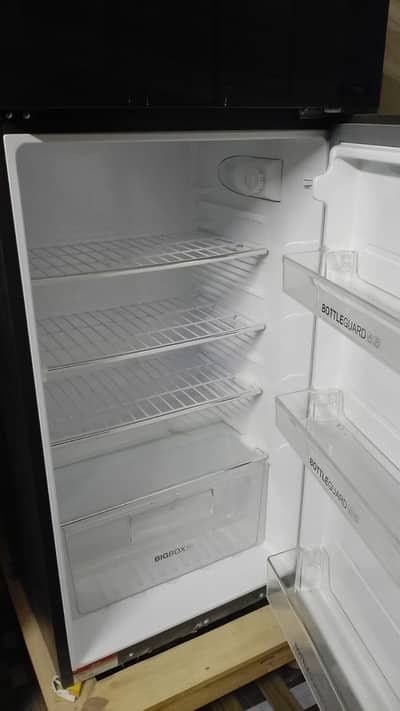 Haier Refrigerator HRF-276EPB (Black Glass)