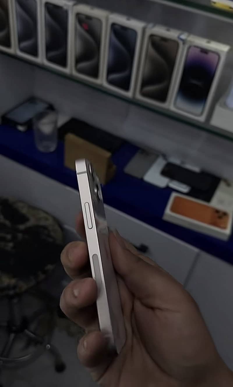 Apple iPhone 13 mini 1