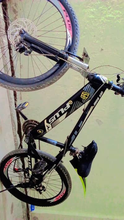 cycle ka tyer pourany hae or sab Koch theek ha
