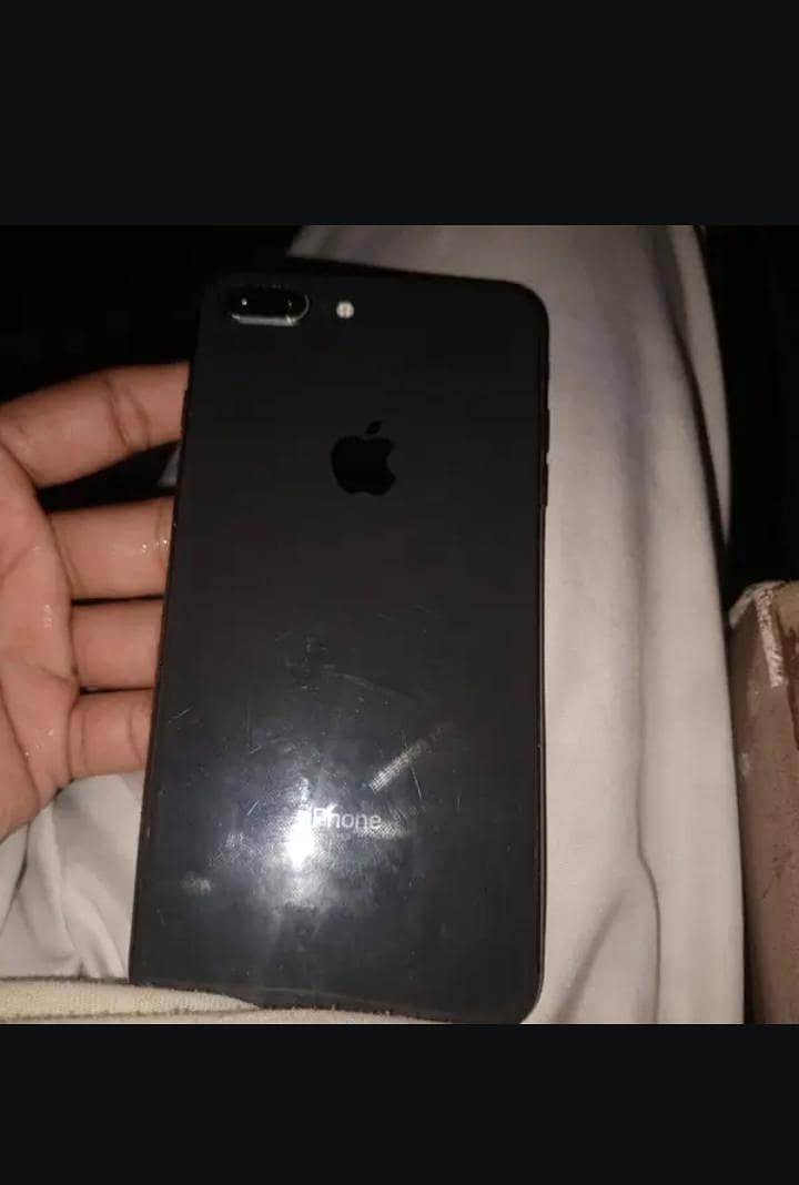 Apple iPhone 8 Plus 1