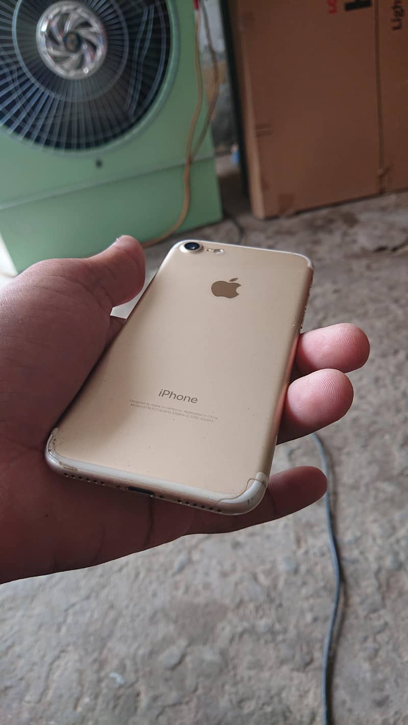 Apple iPhone 7 1