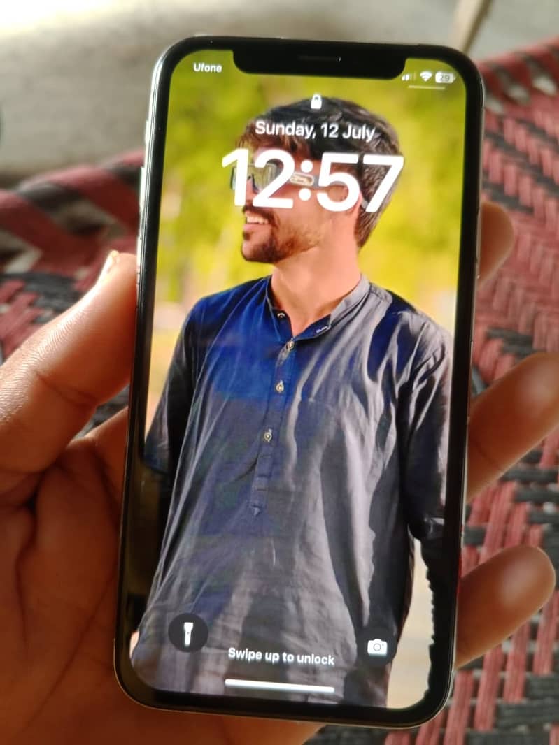 Apple iPhone X 3