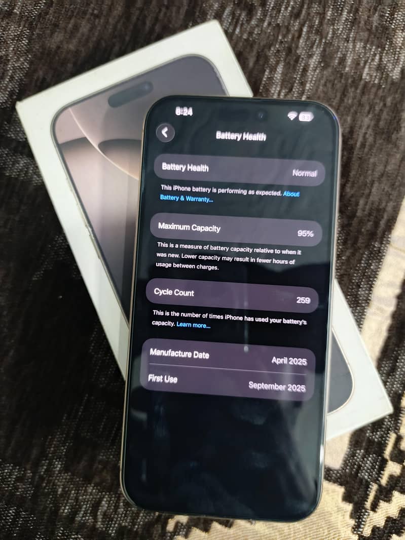 Apple iPhone 16 Pro Max 4
