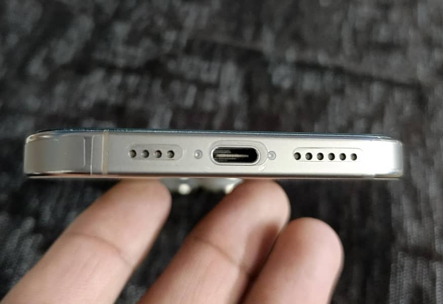 Apple iPhone 16 Pro Max 5
