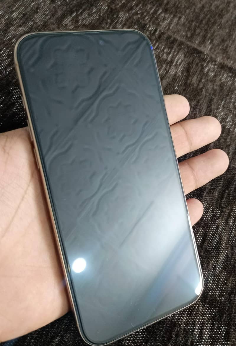 Apple iPhone 16 Pro Max 8