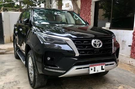 Toyota Fortuner V 2022