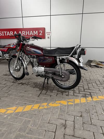 Antique Honda 125 2022 model