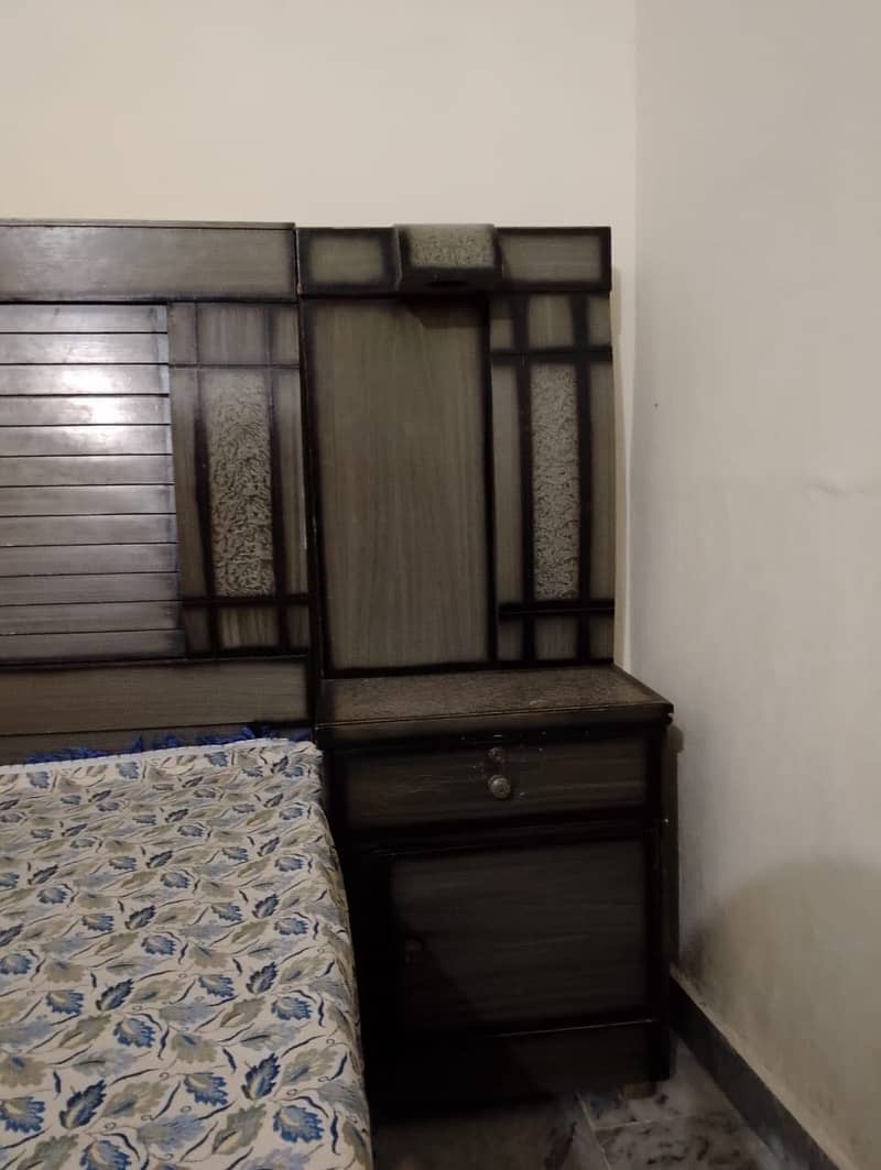 Bed sides table And dressing table 1