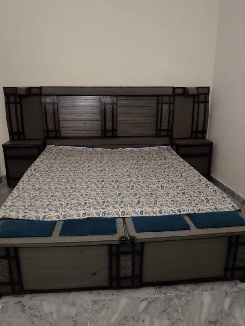 Bed sides table And dressing table 3