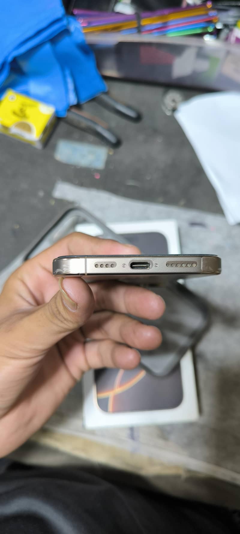 Apple iPhone 16 Pro Max 1